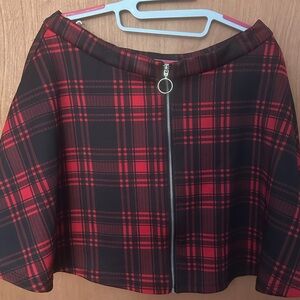 Hot Topic -plaid skirt